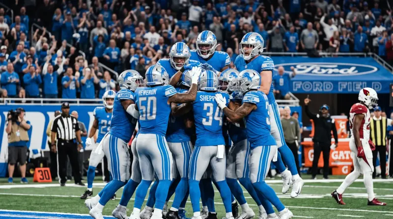detroit-lions-defense-kelvin-sheppard-stops.jpg