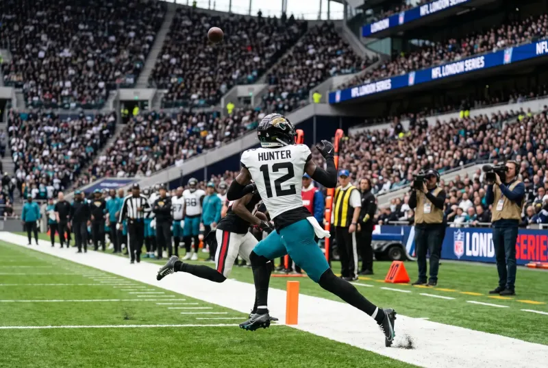 travis-hunter-jacksonville-jaguars-defense-london.jpg