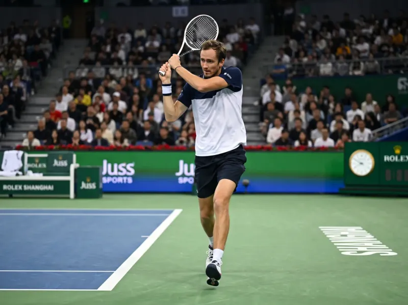 daniil-medvedev-shanghai-masters-action.jpg.